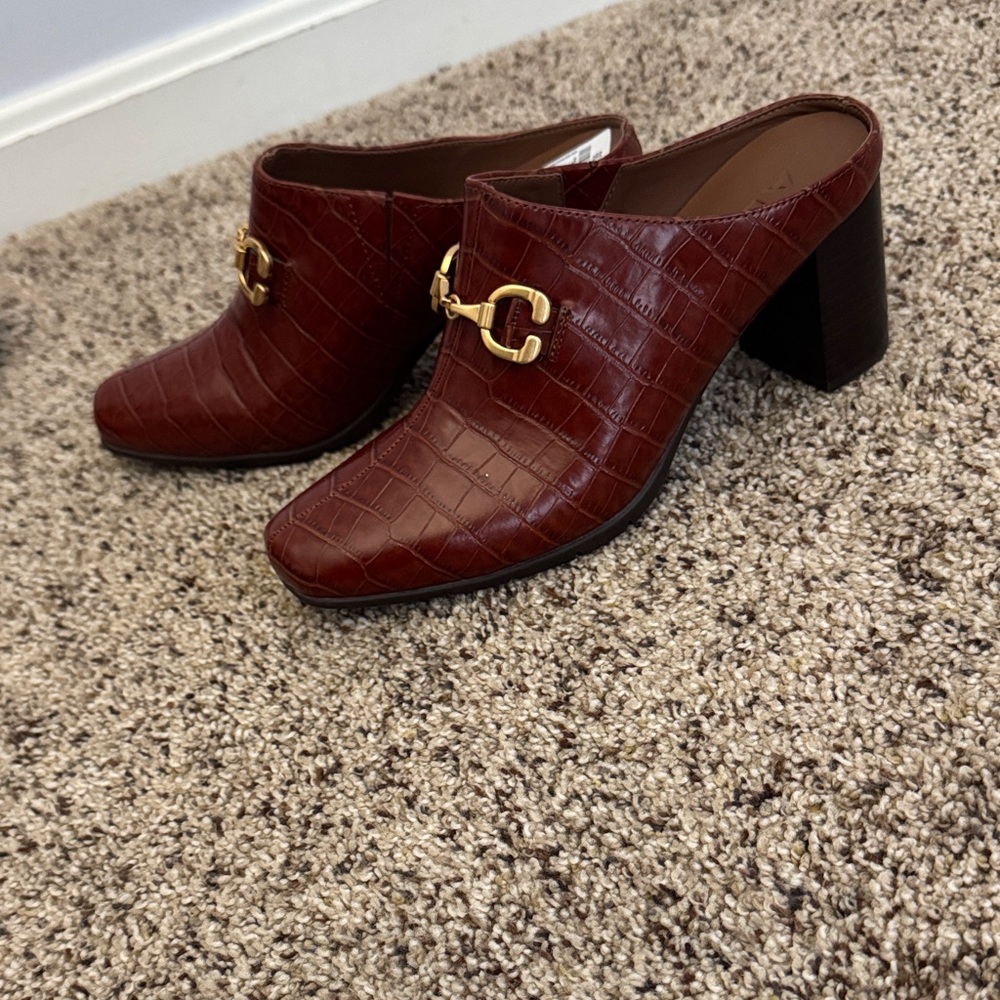 AEROSOLES Brown Croc-Patterned Mules with Gold Accent
